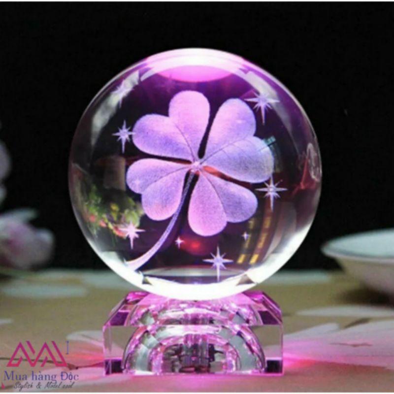 Quà Tặng Độc Quả cầu pha lê khắc 3d cỏ 4 lá may măn