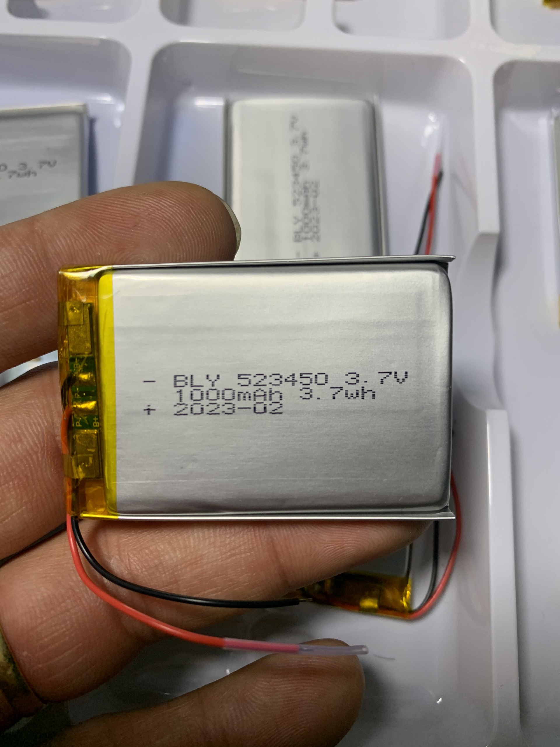 Pin Sạc Lithium Polymer 3.7V 1000mah 523450 Cho tai nghe,loa Mp3 MP4 MP5 GPS PSP Bluetooth