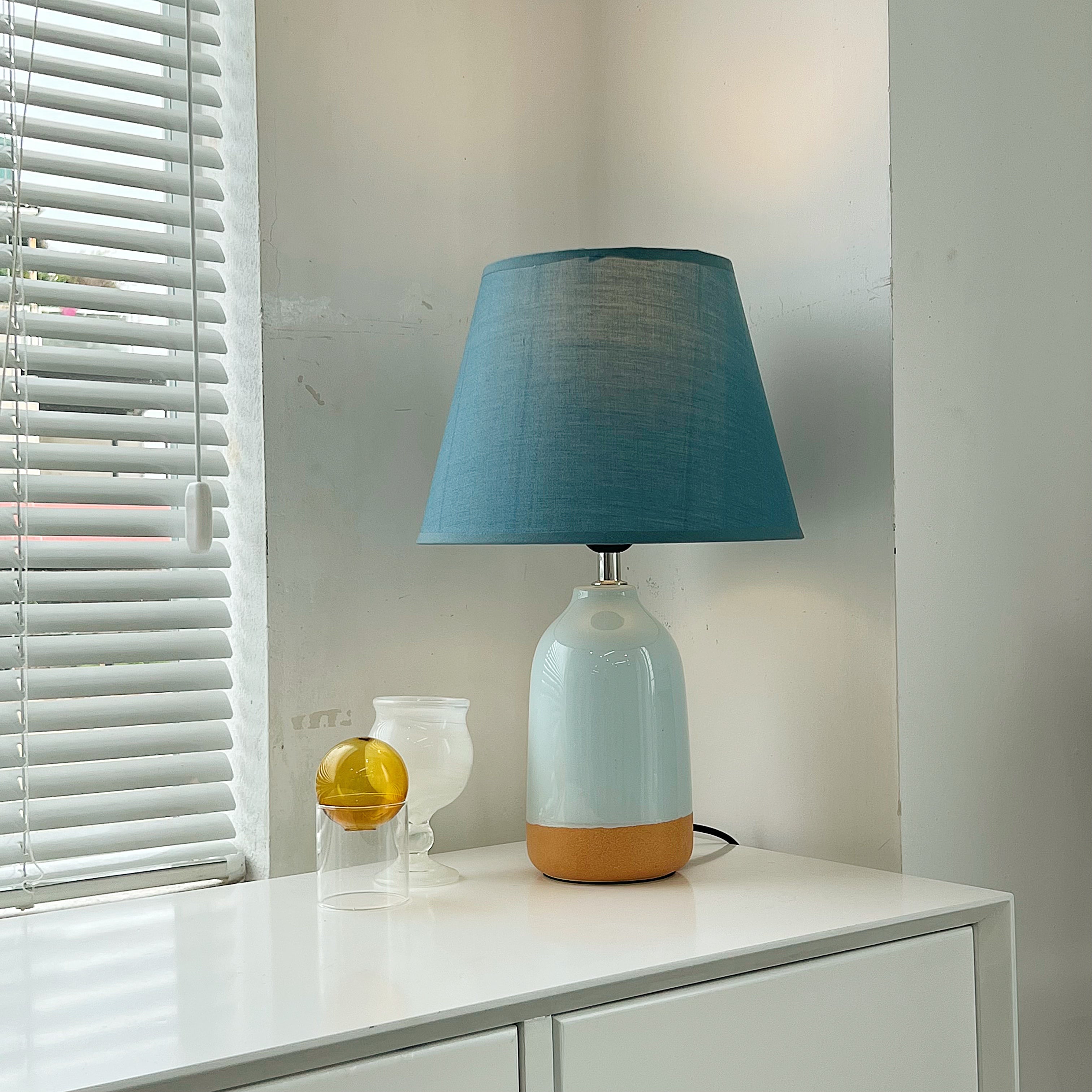 Đèn ngủ trang trí đèn để bàn phòng ngủ thiết kế màu xanh nước biển DBG007
