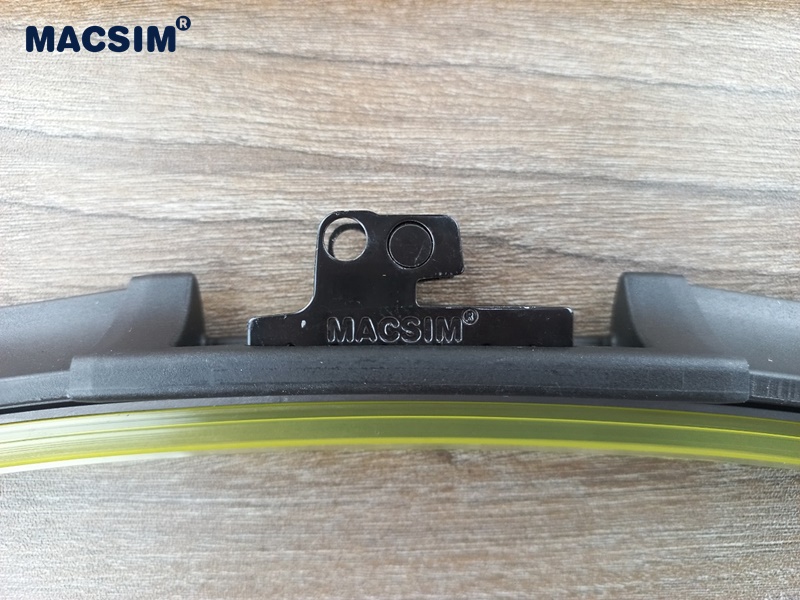 Chổi gạt nước mưa Nano Silicon Macsim dành cho xe ô tô Volkswagen Touran 2009-2015