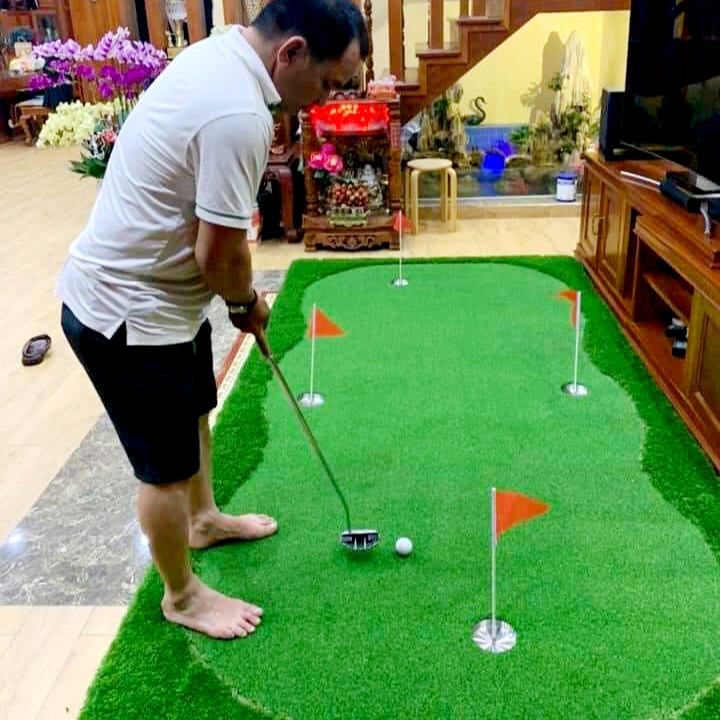 Bộ Thảm tập Putting Golf [1,5m x 3,0m], Dày 3 cm: Kèm 4 lỗ inox và cờ cao cấp, bền bỉ, đàn hồi tốt.