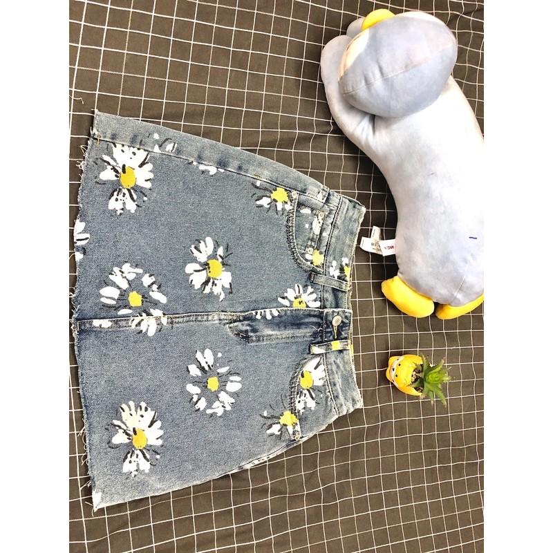 Váy Jeans Họa Tiết Hoa Cúc Trẻ Trung Dành cho Các Nàng Đáng Yêu Năng Động