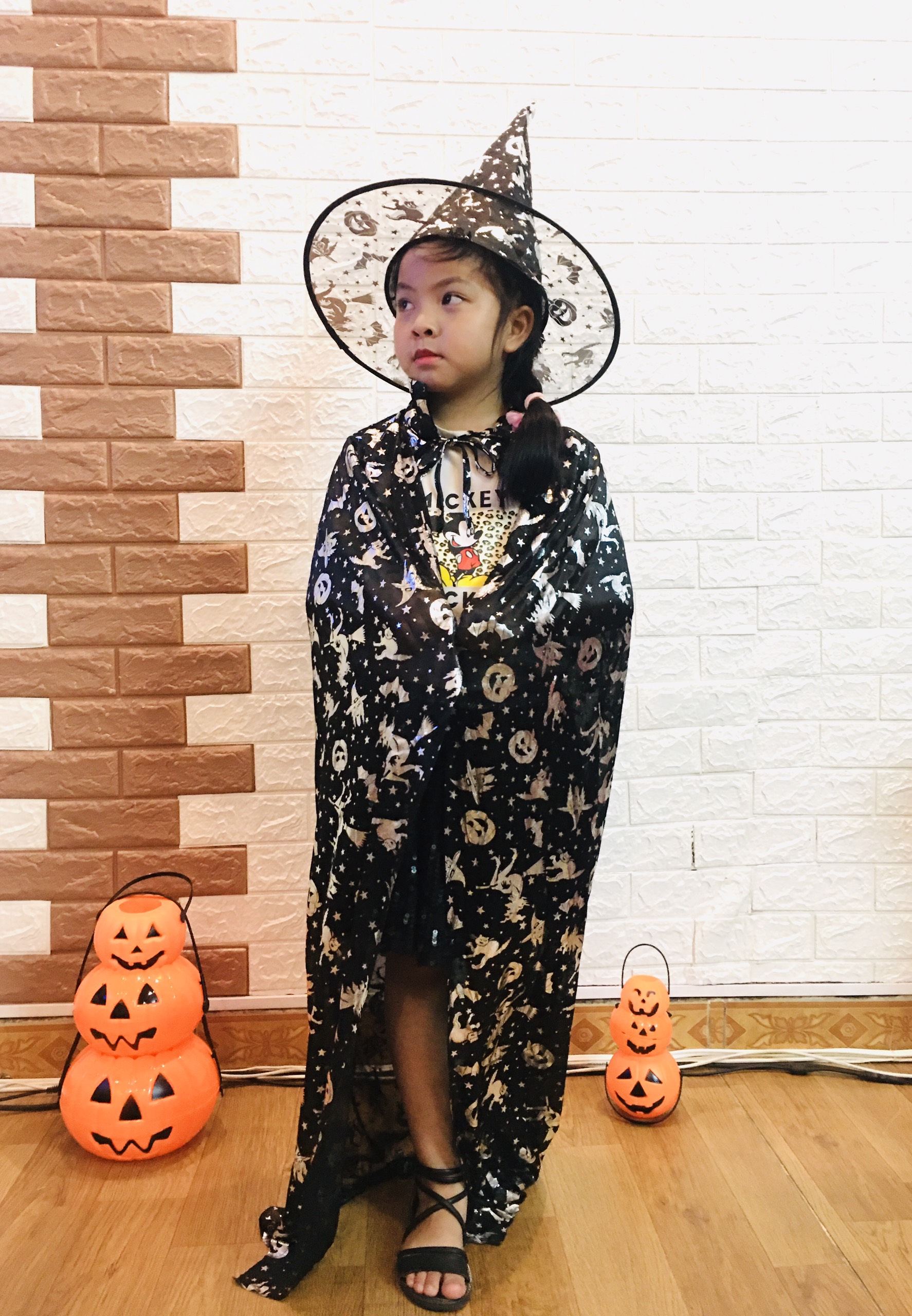 SET Áo choàng phù thuỷ kèm mũ hoá trang Halloween