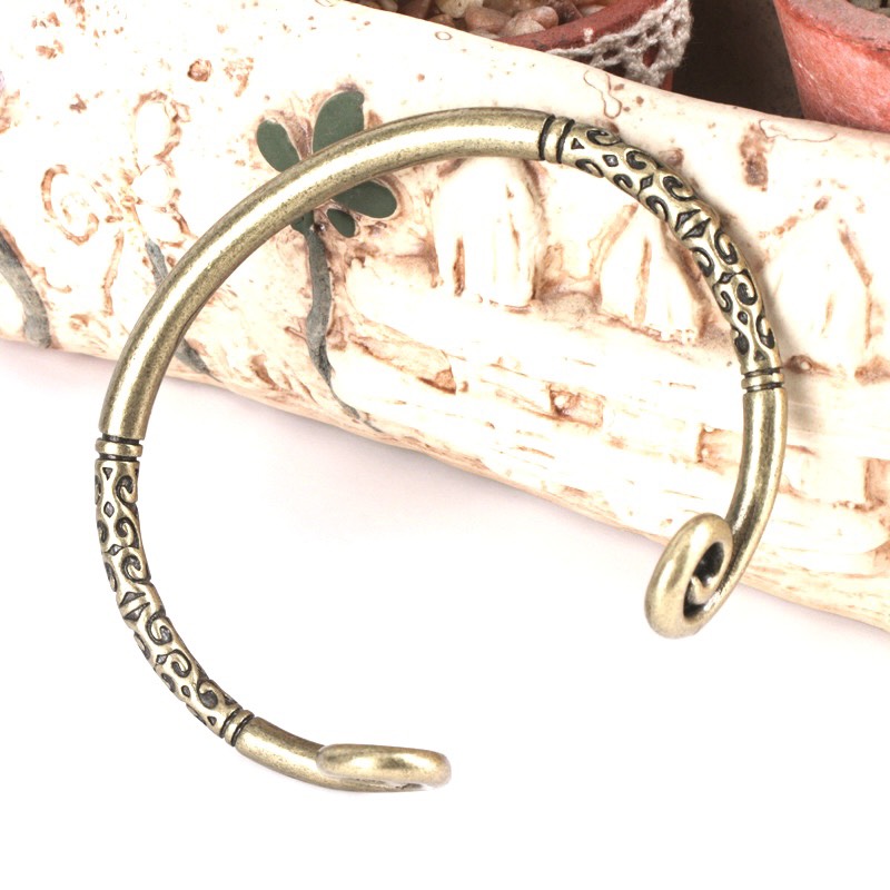 VÒNG TAY GẬY NHƯ Ý TÔN NGỘ KHÔNG BẰNG ĐỒNG