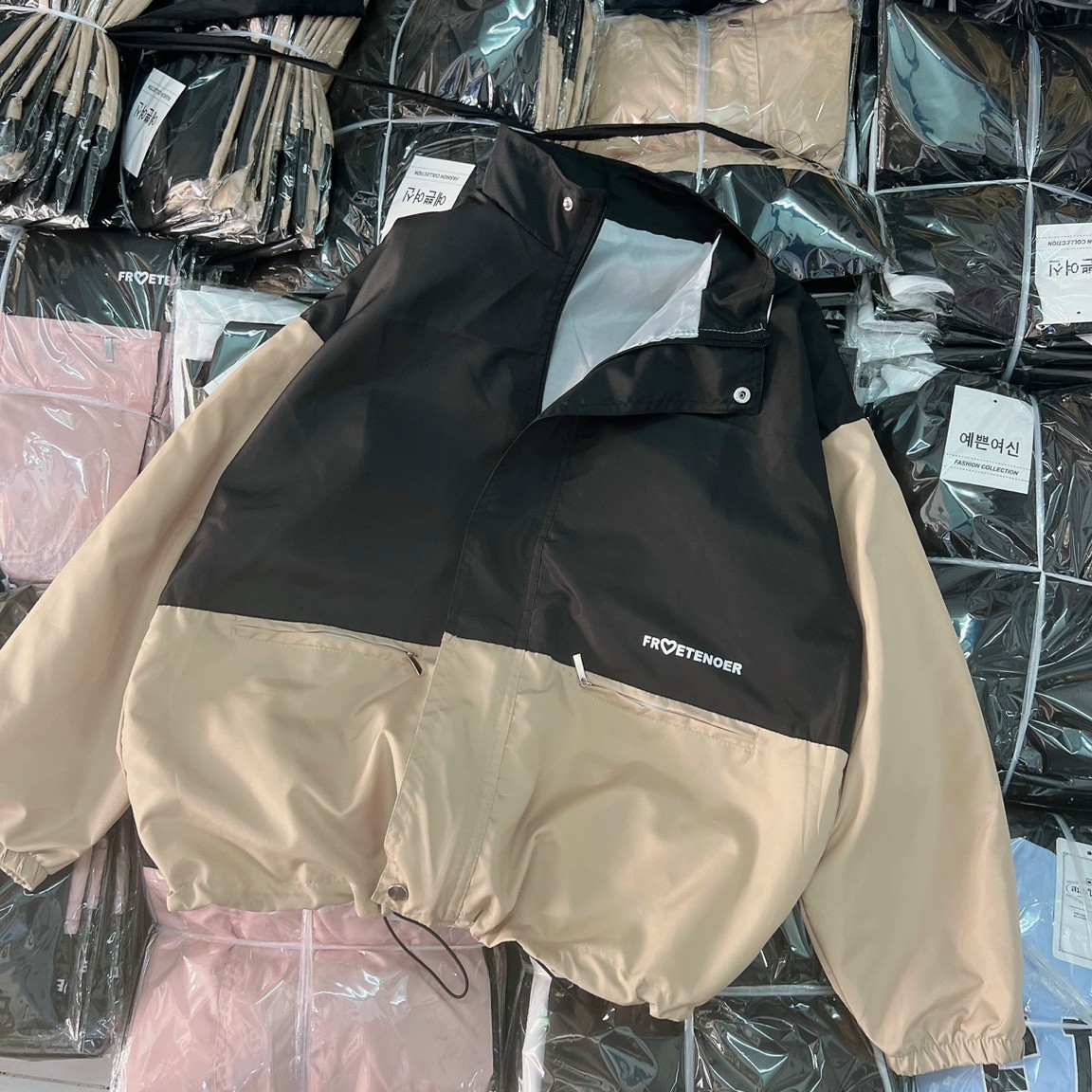 Áo khoác dù BOMBER Ulzzang Nam Nữ Thêu bage Unisex Form Rộng