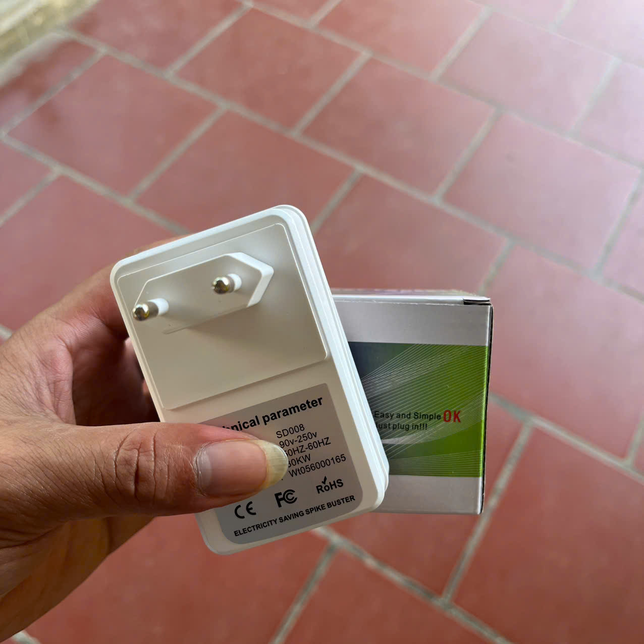 Thiết Bị Tiết Kiệm Điện Thông Minh – Hỗ Trợ Ổn Định Nguồn, Bảo Vệ Thiết Bị Gia Đình, đèn trang trí