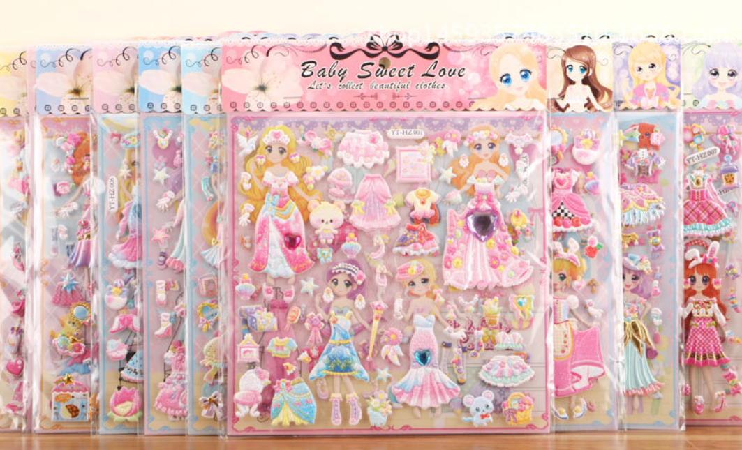 Sticker nổi Baby Sweet Love váy công chúa dễ thương - Set 2 miếng (Giao hình ngẫu nhiên)