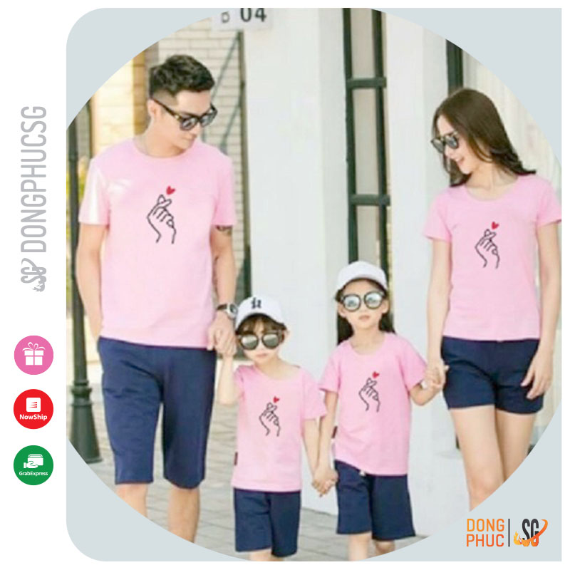 Áo thun đồng phục gia đình 3/4/5 người mẫu bắn tim màu hồng thun cotton mềm mịn GD309HN DONGPHUCSG