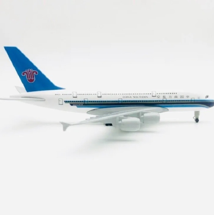 Mô hình máy bay tĩnh A380 China Southern 20cm có bánh xe