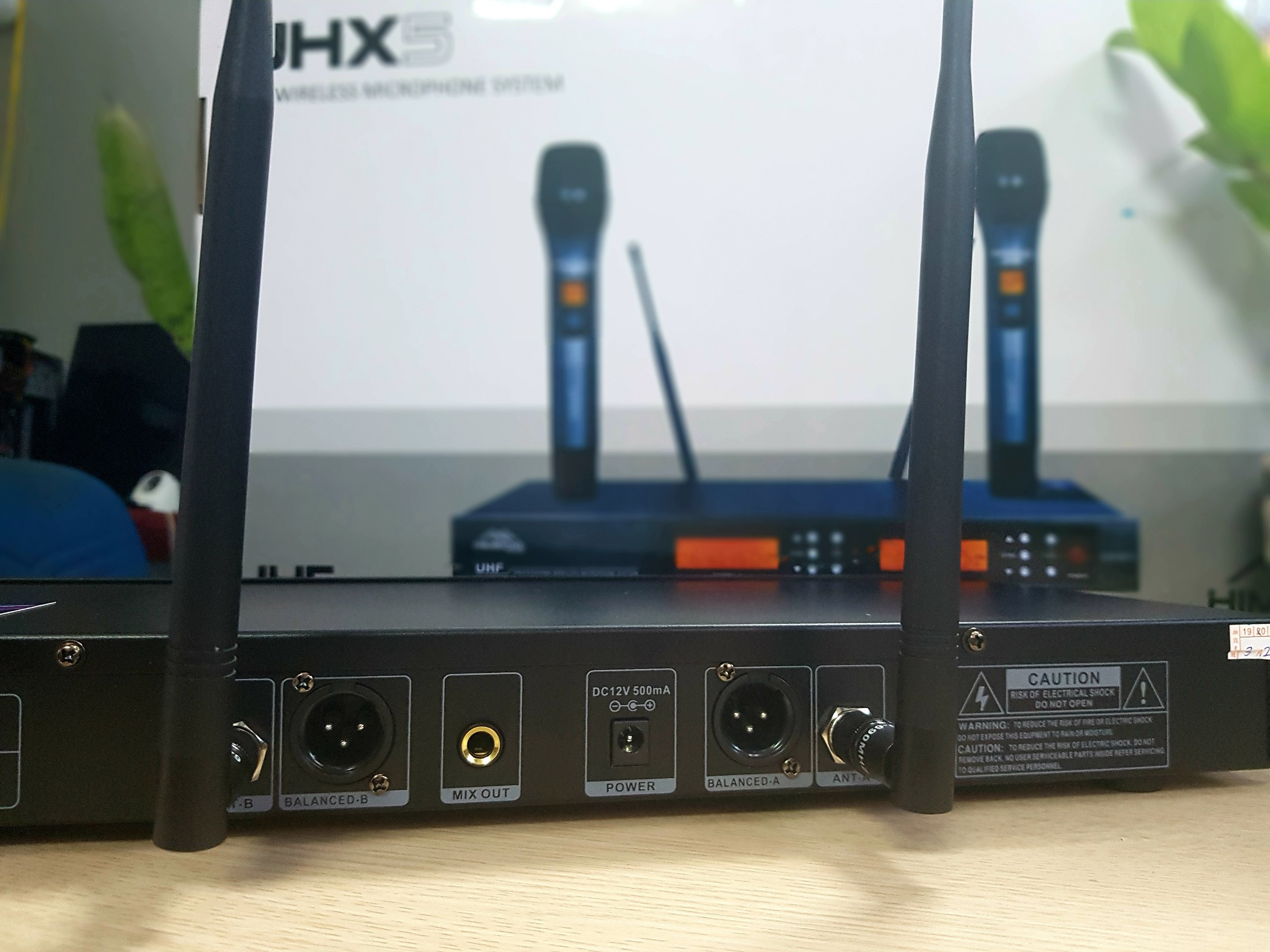 Micro không dây Himedia UHX5 tặng Bộ Sạc Pin + 4 Pin Sạc - SẢN PHẨM CHÍNH HÃNG