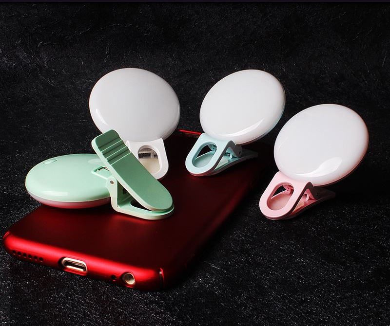 Đèn Led tròn kẹp điện thoại hỗ trợ chụp selfie cực đẹp - phụ kiện đẹp cho điện thoại của bạn - Hàng Nhập Khẩu