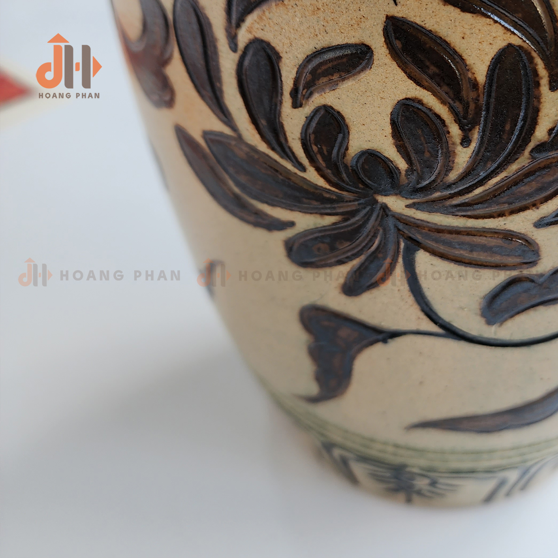 [Quà tặng Tân gia] Bình hoa dây leo gốm nâu