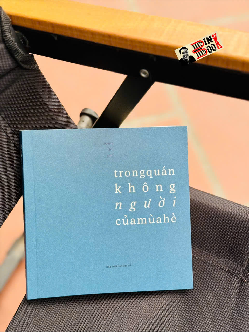 (Tập thơ) TRONG QUÁN KHÔNG NGƯỜI CỦA MÙA HÈ – Hoàng Thu Phố - FORMApubli