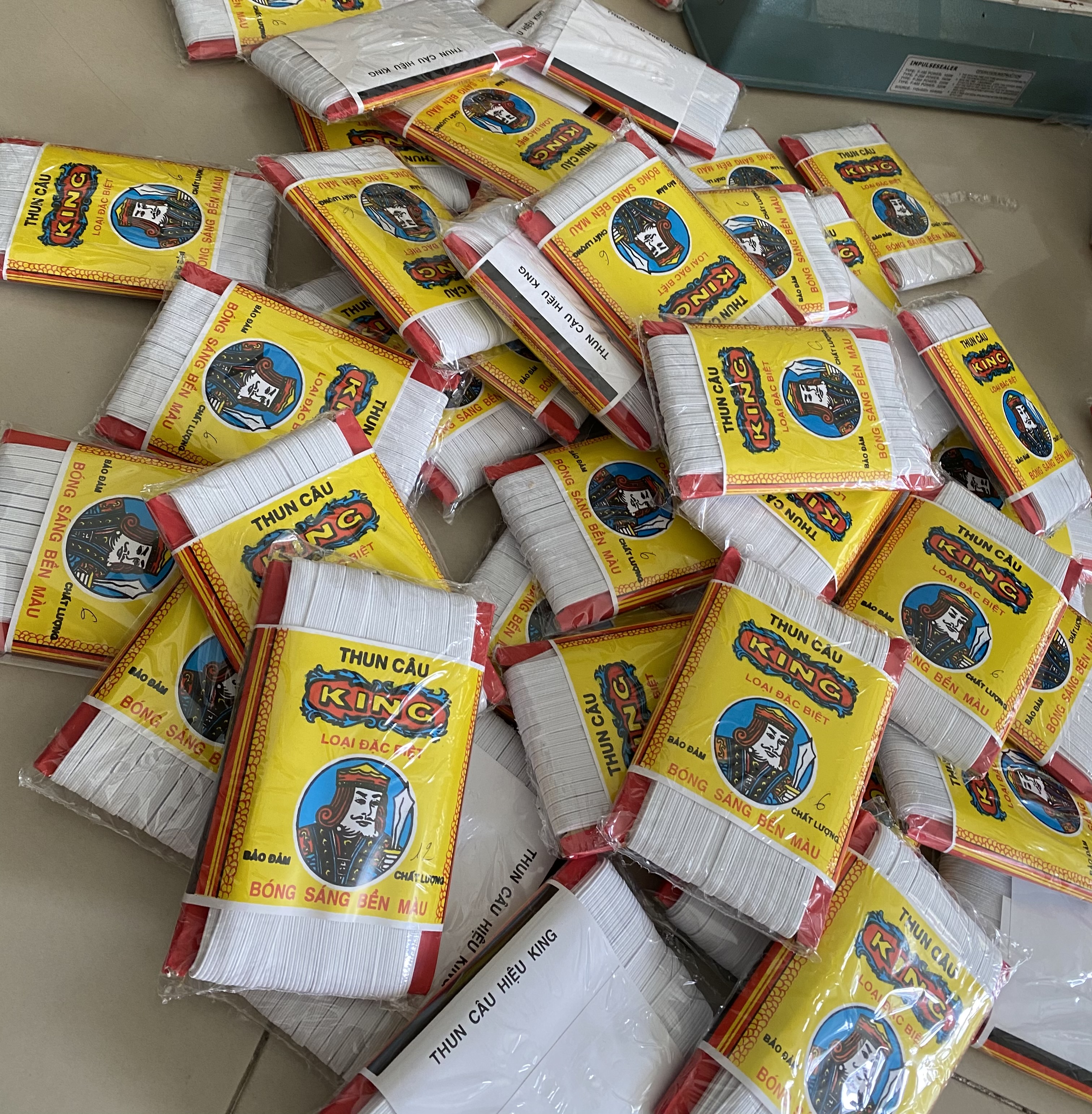 Thun King bản 7mm (số 8) vỉ 20 mét may scrunchies, luồn quần áo, bo, nhún