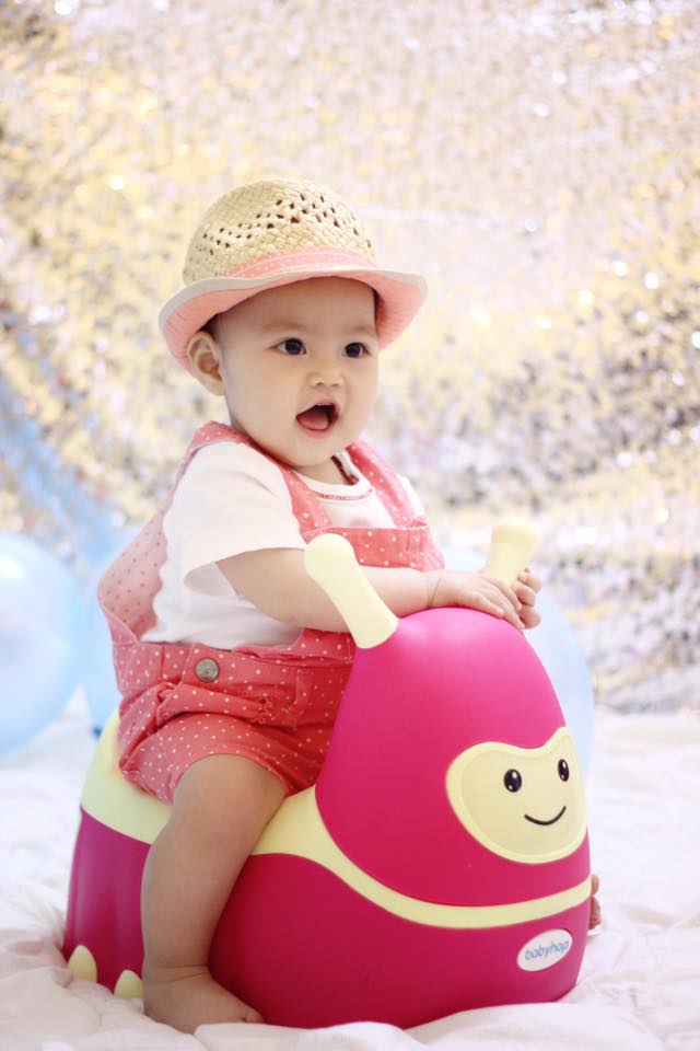 Bô vệ sinh trẻ em hình chú sâu Babyhop