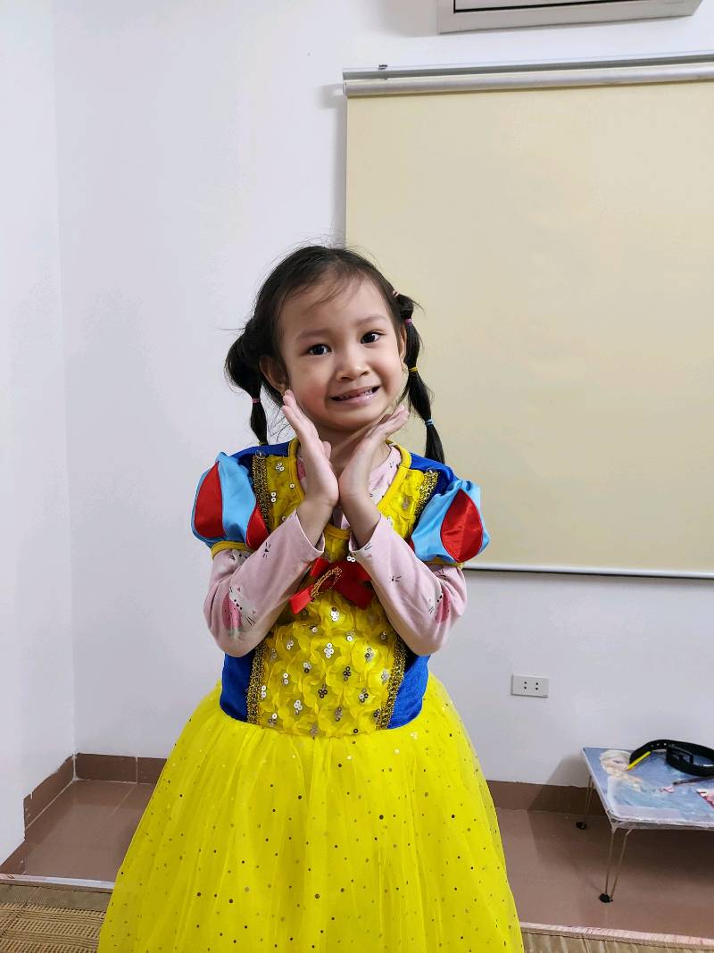 Váy Bạch Tuyết kèm tà xinh xắn size 100-150 - VBTKT2209