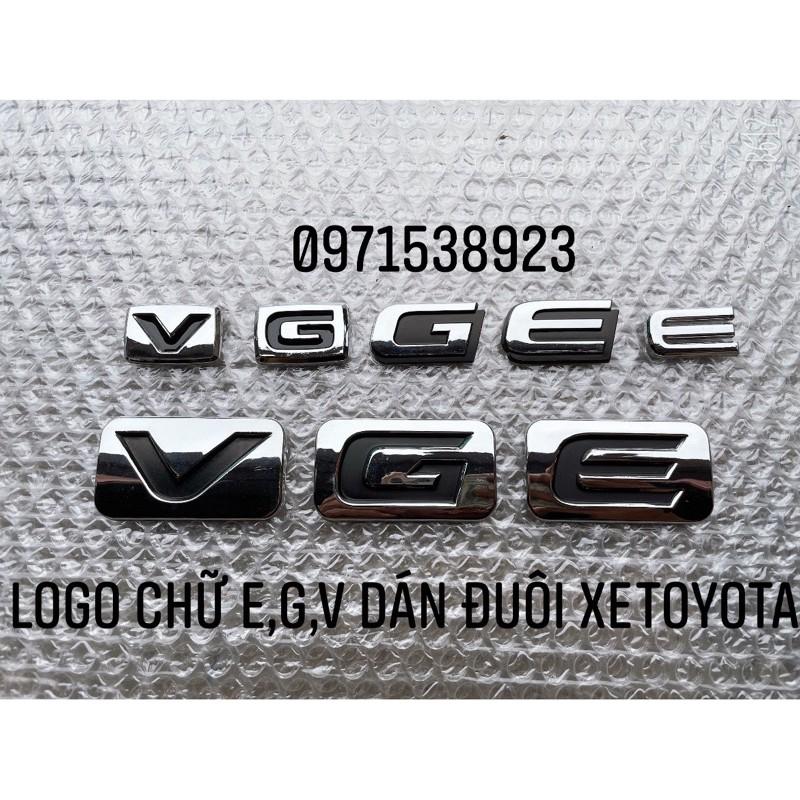 Chữ nổi E G V chuyên dán thân xe toyota.