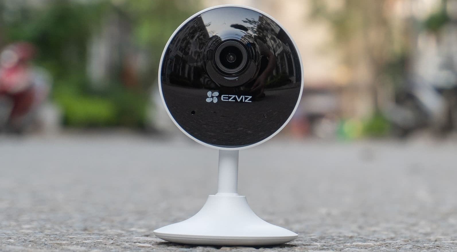 Camera wifi EZVIZ CS-C1C-B 1080p (2.0 Megapixel), nén H265, có đàm thoại, góc quan sát rộng - Hàng chính hãng bảo hành 24 tháng