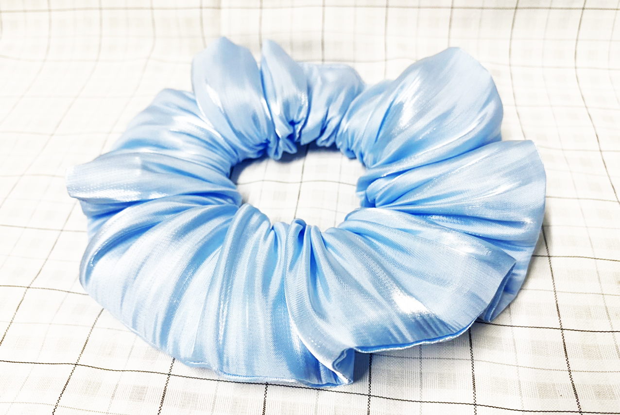 Cột tóc scrunchies màu ngọc ánh kim sang trọng size trung lớn