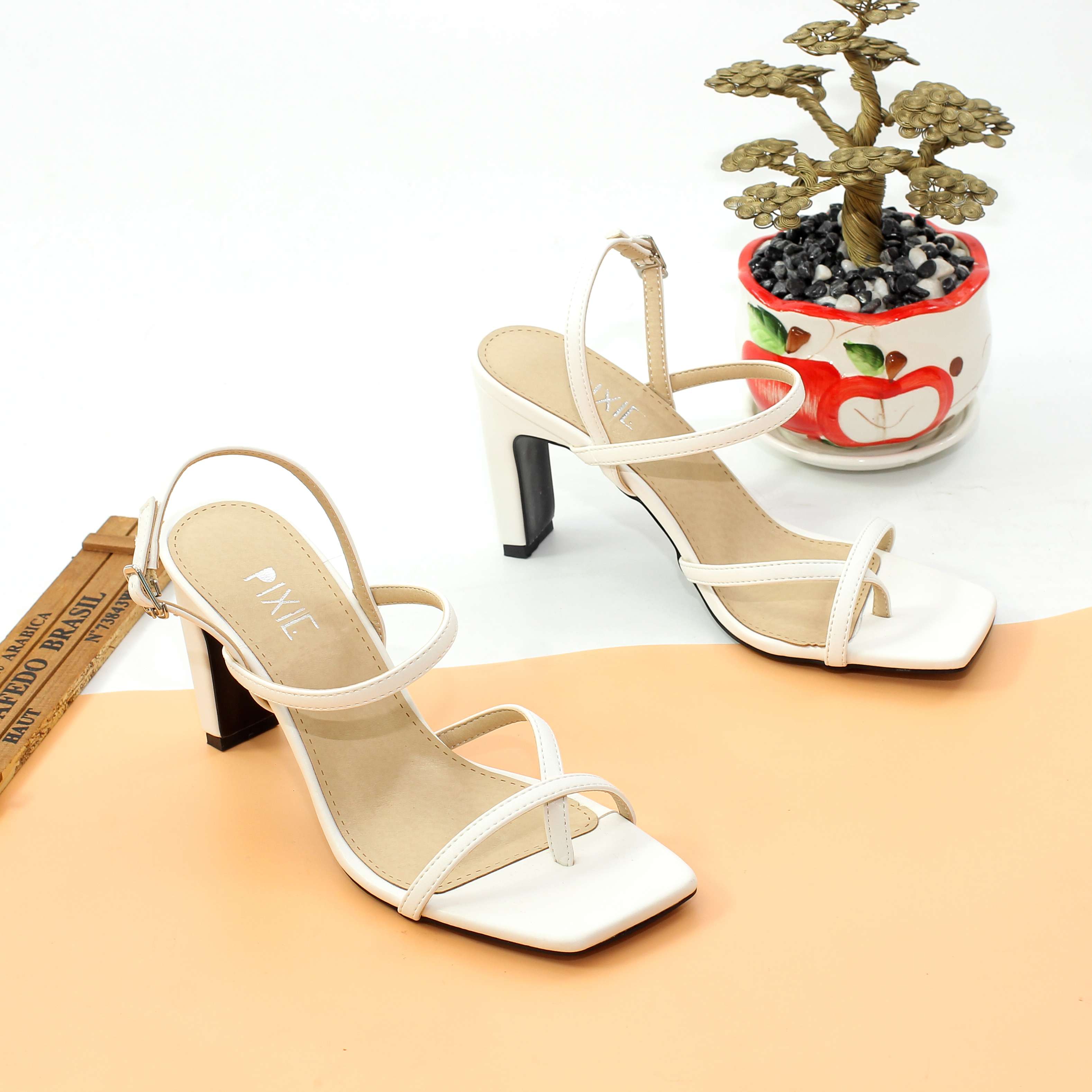 Giày Sandal Cao Gót Xỏ Ngón 7cm Pixie X560