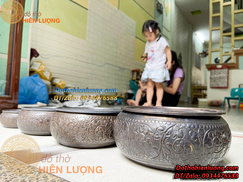 Cơi Đựng Trầu - Âu Trầu Hoa Văn Màu Đen Giả Cổ Bằng Đồng Nguyên Chất Các Cỡ - Đồ Thờ Hiên Lượng