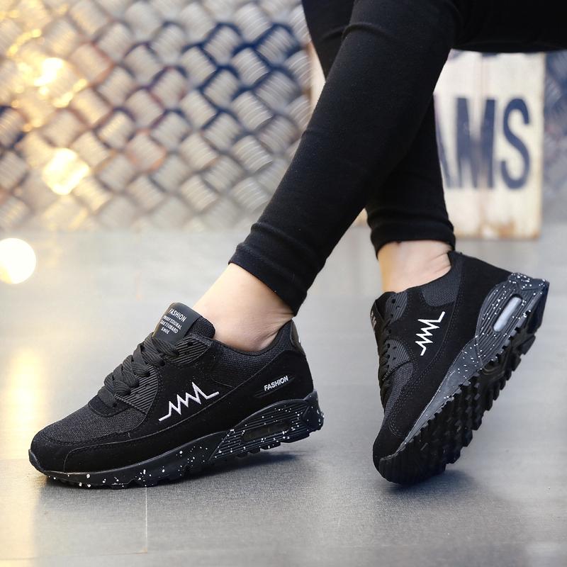 Giày sneaker thoải mái cho cặp đôi