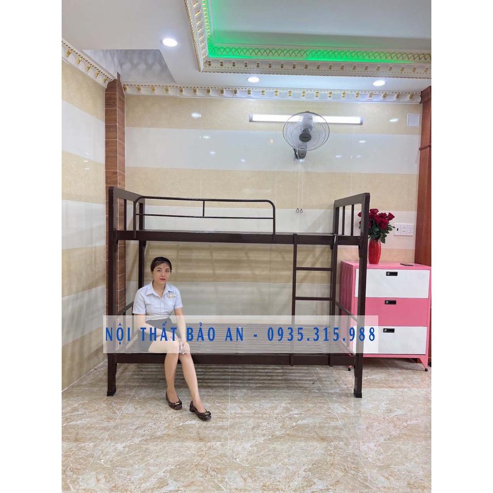 Giường sắt tầng hộp màu nâu 1m2x2m, tháo lắp dễ dàng