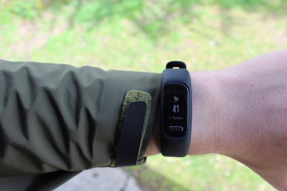 Vòng tay theo dõi sức khỏe, theo dõi vận động Garmin Vivosmart 5