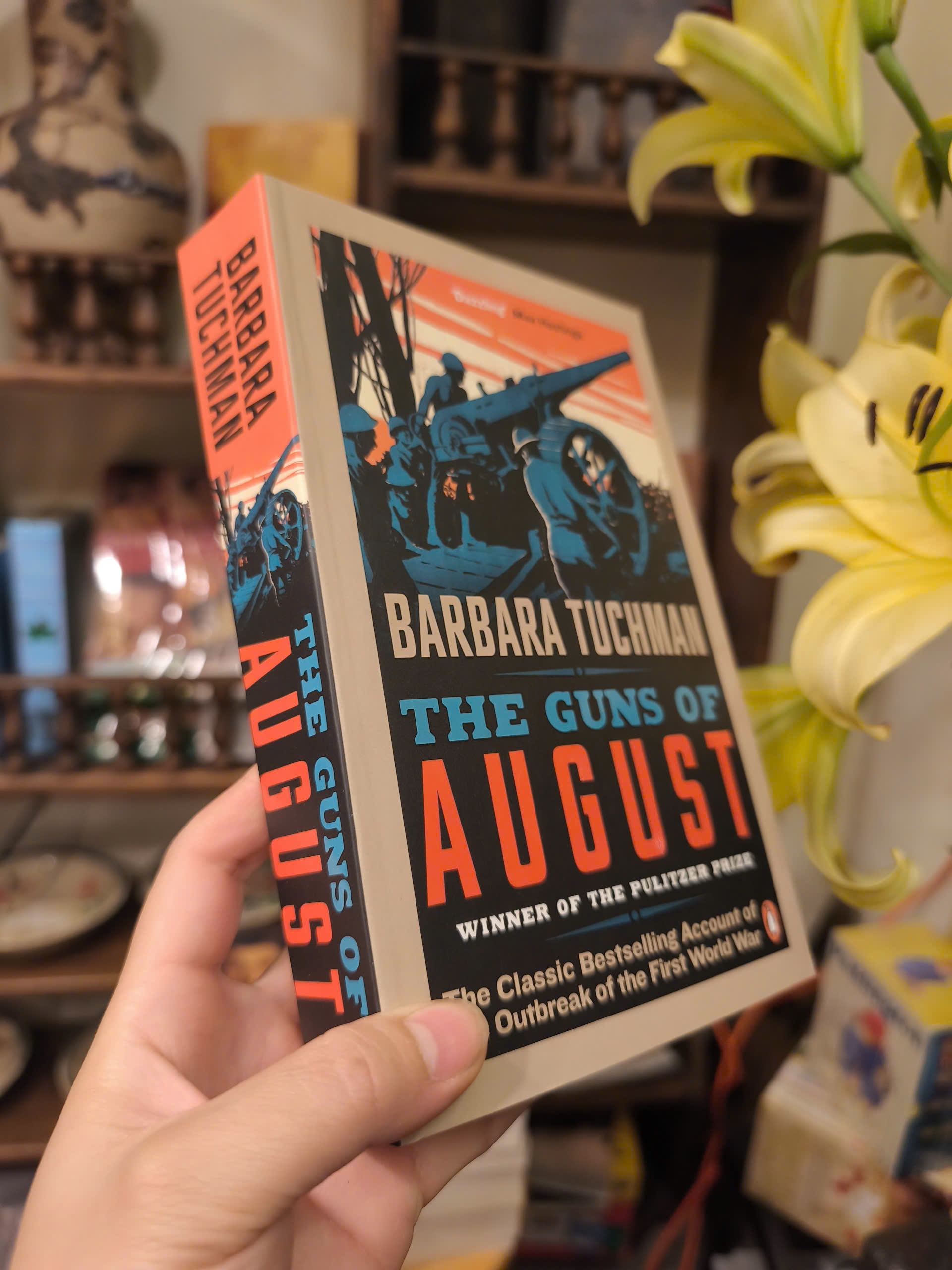 Sách - The Guns of August by Barbara W. Tuchman | Military History / Ngoại văn Lịch sử Nhập khẩu