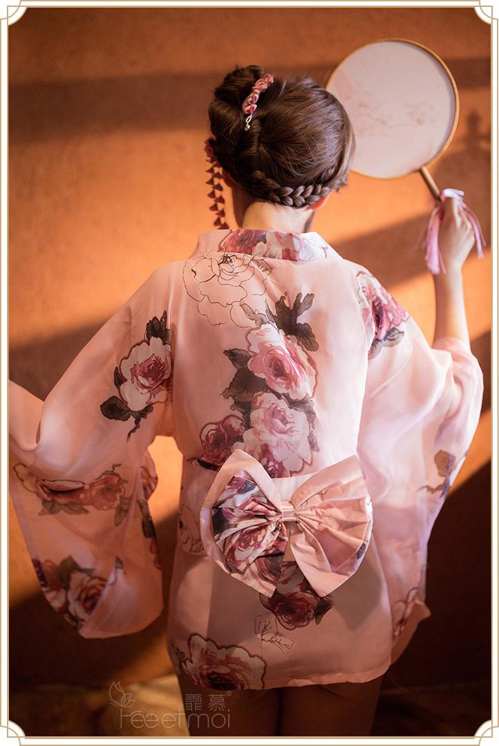 Đồ ngủ Kimono hồng hoa anh đào Nhật Bản