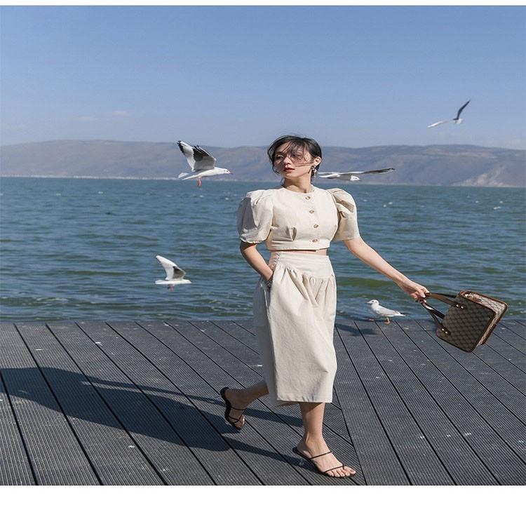 Set áo croptop cộc tay quần lửng sớ hai màu be và đen SET202102