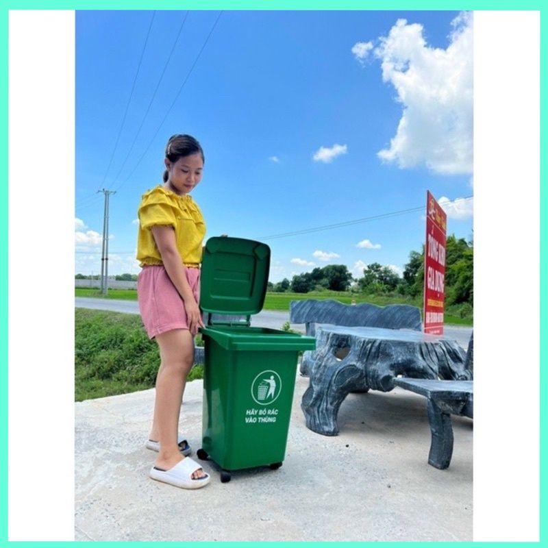 THÙNG RÁC CÔNG CỘNG 60 LÍT MÀU XANH DUNG 4 BÁNH XE NHỰA DÀY BỀN ĐẸP