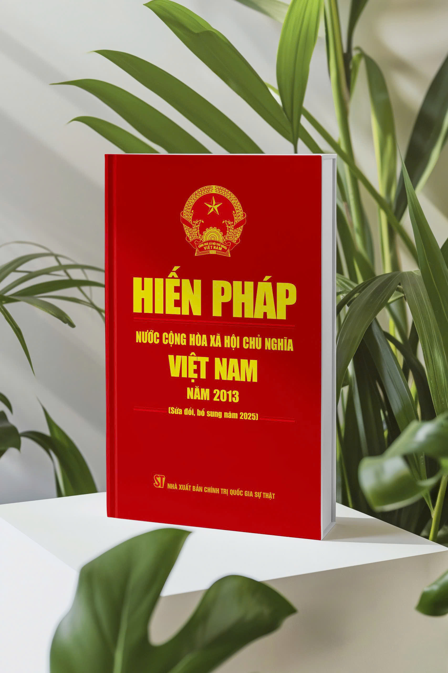 (Bìa cứng, khổ lớn) HIẾN PHÁP NƯỚC CỘNG HÒA XÃ HỘI CHỦ NGHĨA VIỆT NAM NĂM 2013 - Sửa đổi, bổ sung năm 2025 – NXB CTQGST