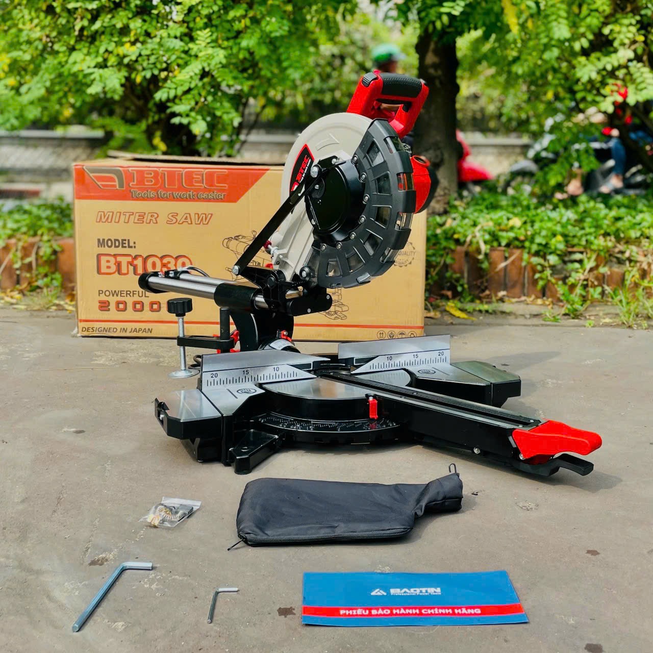 MÁY CẮT ĐA NĂNG THANH TRƯỢT BTEC BT1030 - HÀNG CHÍNH HÃNG + TẶNG LƯỠI CẮT 255M + TẶNG 3 BAO TAY TOLSEN 45006