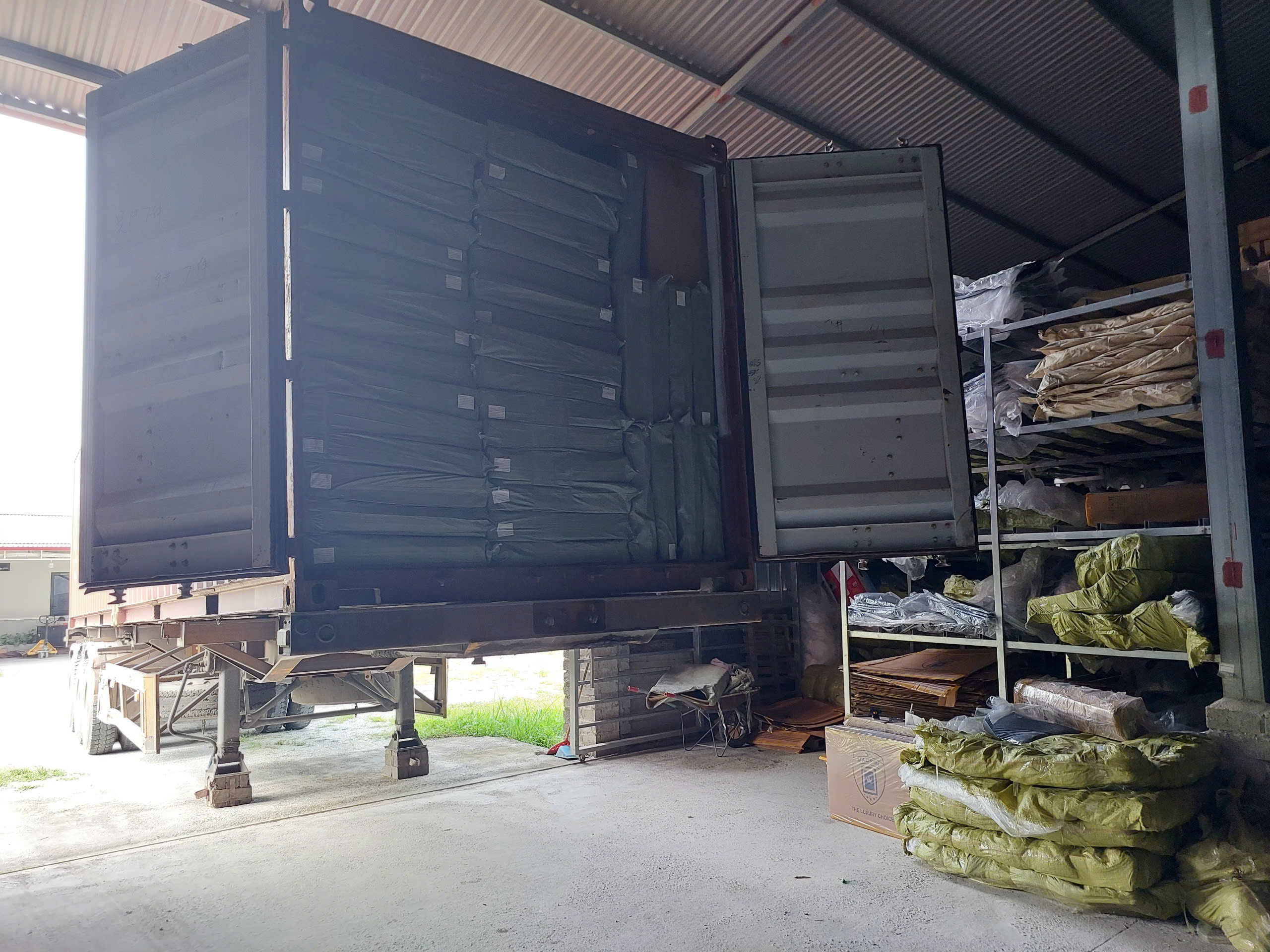 Bạt phủ ô tô chất liệu vải không dệt 3 lớp cao cấp thương hiệu MACSIM cho xe ô tô Jeep Jam 1500 - màu ghi