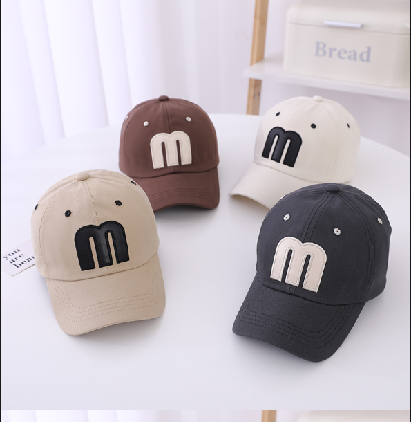 Mũ lưỡi trai họa tiết chữ M Chất Bông mềm mịn kiểu dáng hàn quốc cho bé 2 tuổi - 6 tuổi