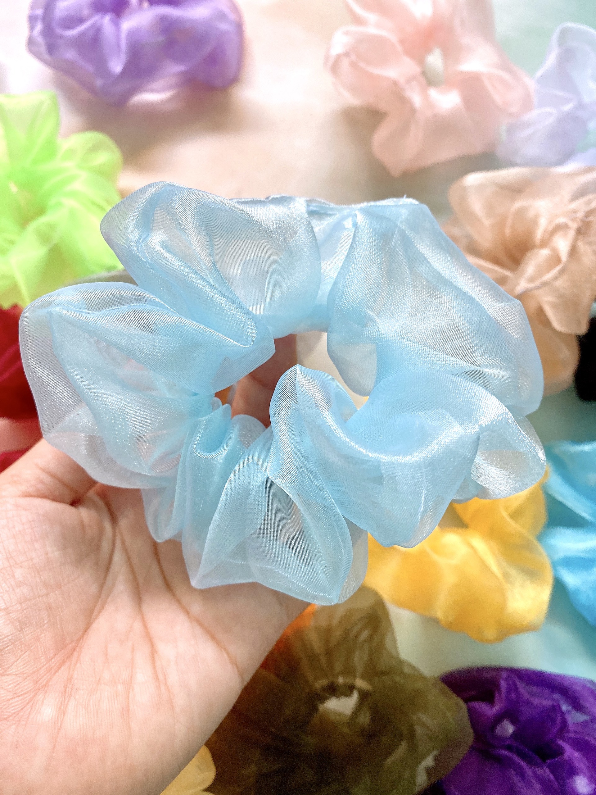 SET 3 DÂY CỘT TÓC SCRUNCHIES  NHIỀU MÀU NGẪU NHIÊN, ĐEO TAY THỜI TRANG