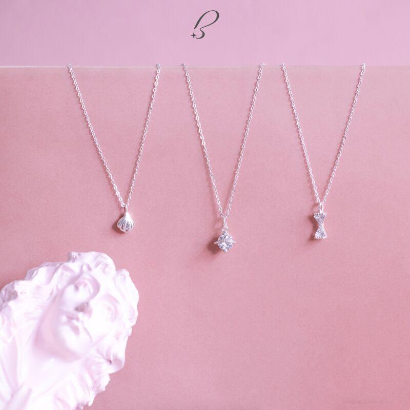 Vòng cổ Bling It nơ bạc đính đá BIVC240