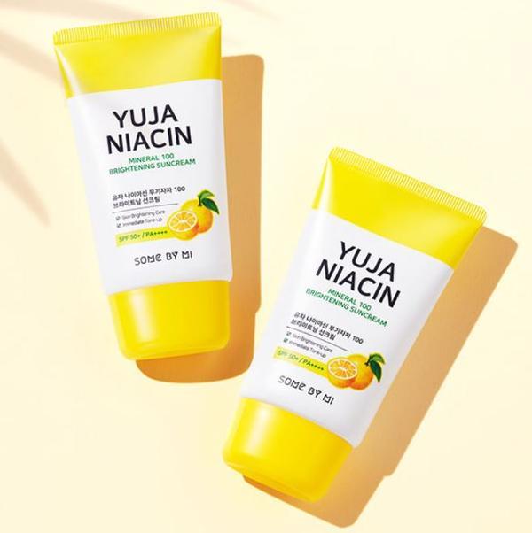 Kem Chống Nắng Nâng Tone, Dưỡng Sáng Da Some By Mi Yuja Niacin 100 Mineral Brightening Suncream SPF50+ PA++++ 50ml + Tặng kèm 1 băng đô tai mèo xinh xắn ( màu ngẫu nhiên)