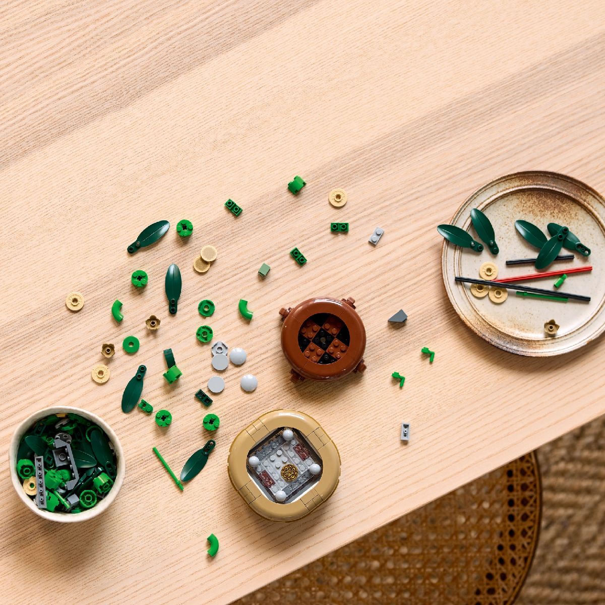 Đồ Chơi Lắp Ráp Cây Thần Tài May Mắn LEGO BOTANICALS 10344 (325 Chi Tiết)