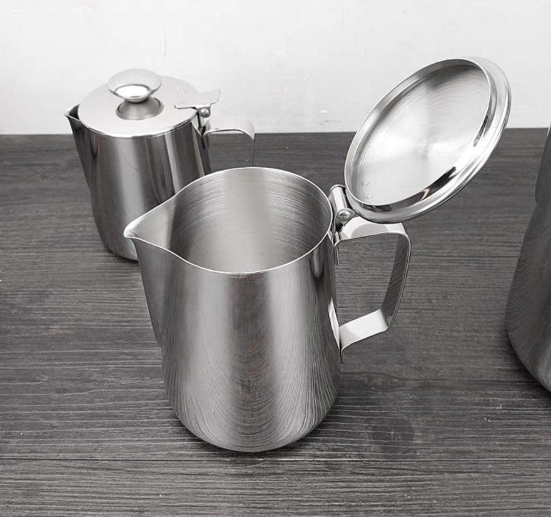 CA INOX 304 CA ĐÁNH SỮA CÓ NẮP ĐẬY NHIỀU SIZE CAO CẤP MILK PITCHER INOX 304
