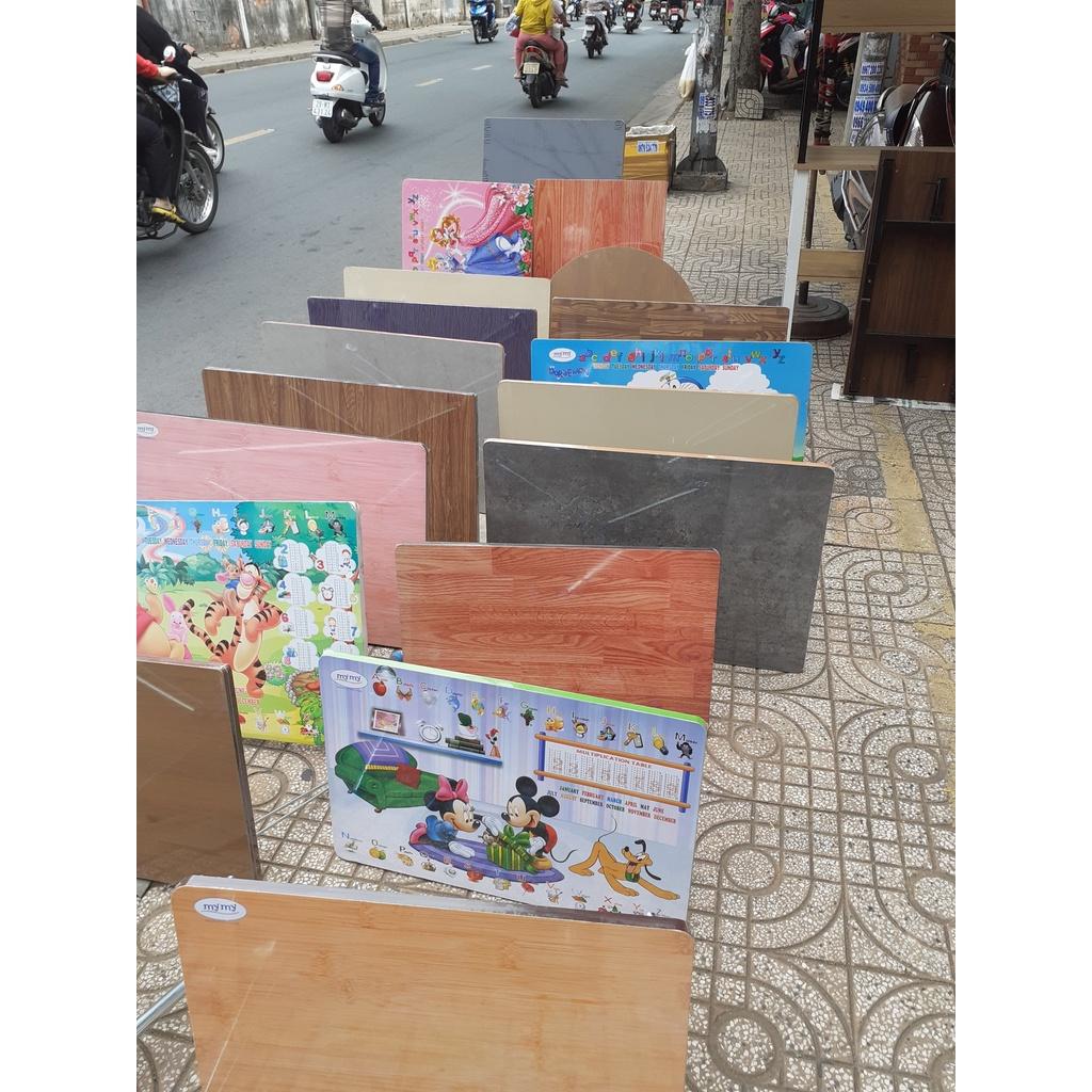 Bàn học sinh vân màu hình ảnh
