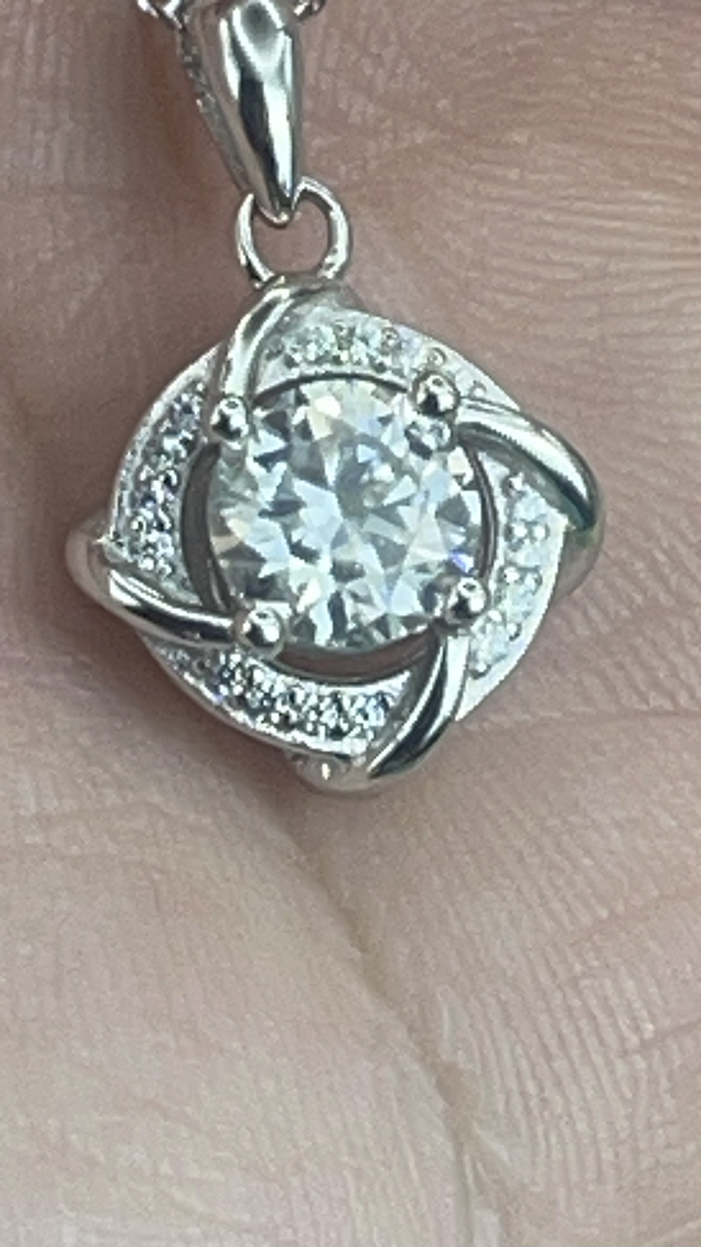 Dây chuyền Moissanite 1ct  Kim Cương nhân tạo và Bạc 925 xi Bạch Kim N1138