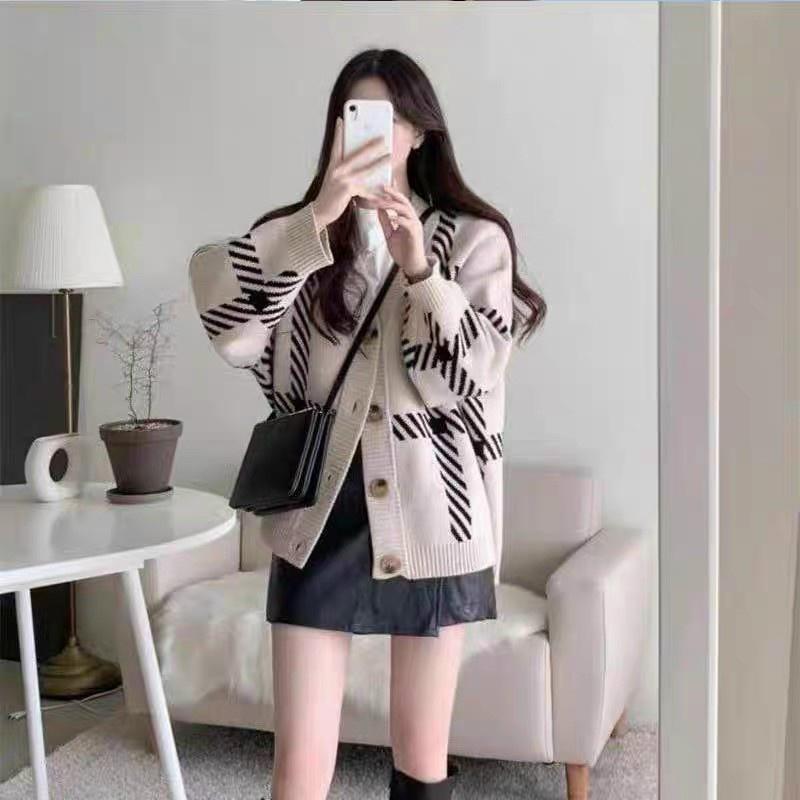 Áo len cardigan kẻ