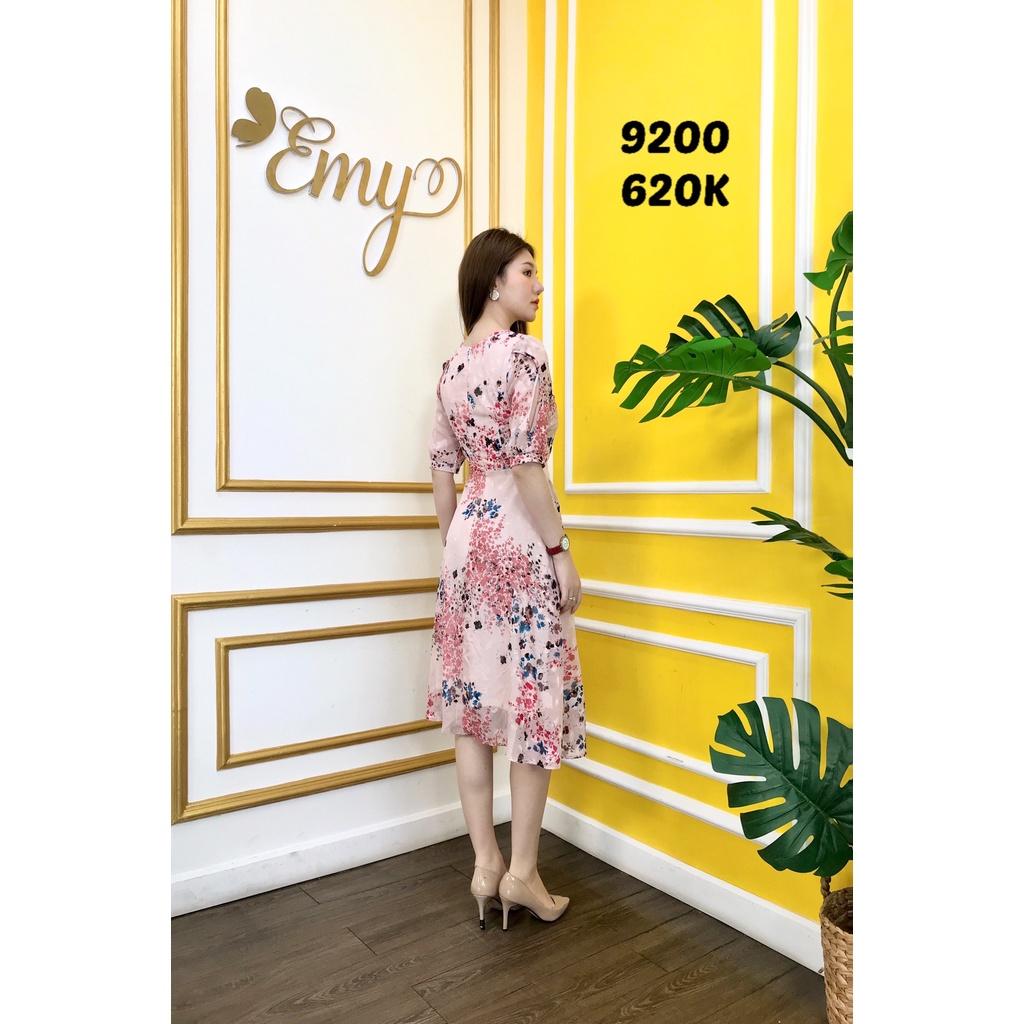 Đầm EMY EM9200 Cổ V Xoắn Ngực