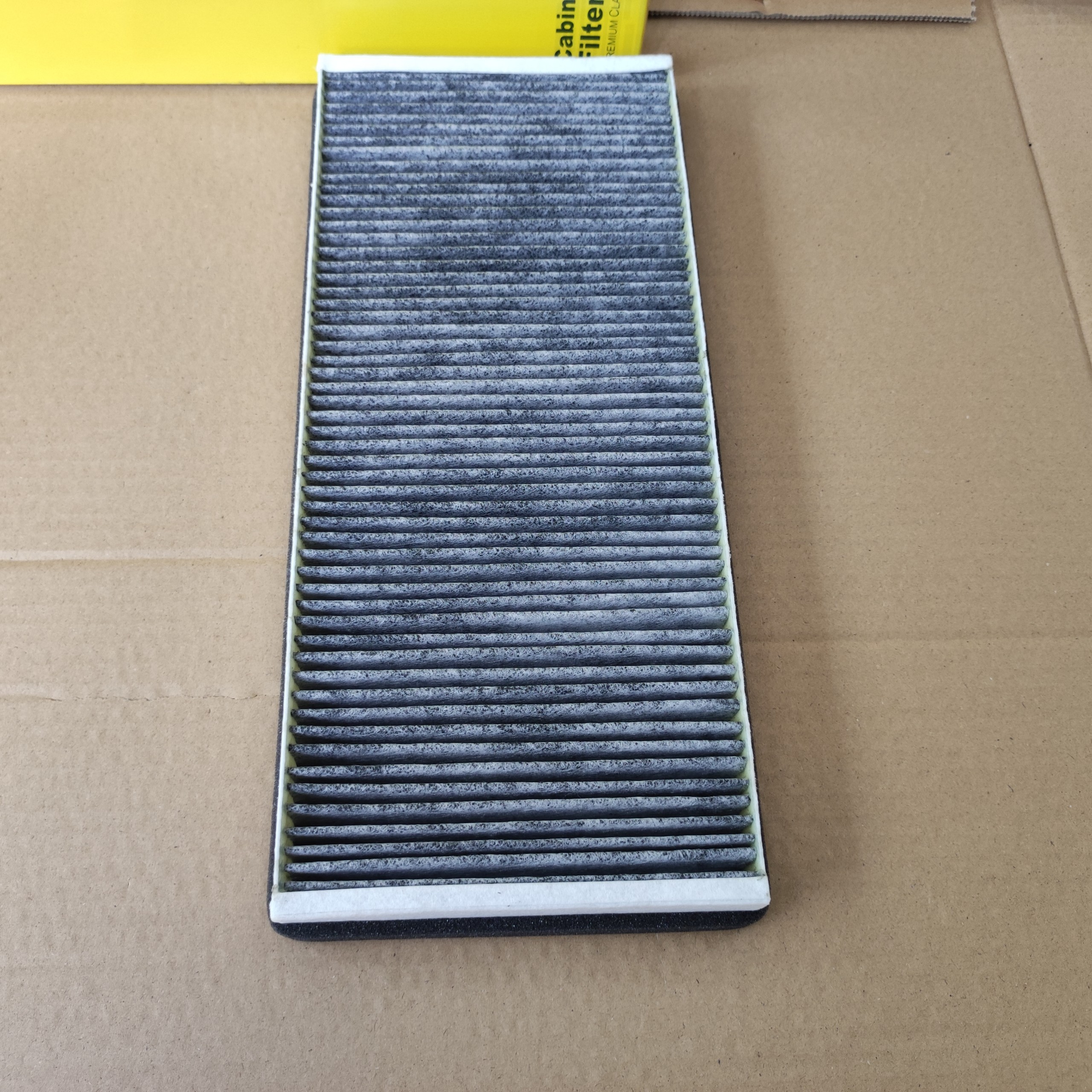 Lọc gió máy lạnh Mercedes Sprinter than hoạt tính