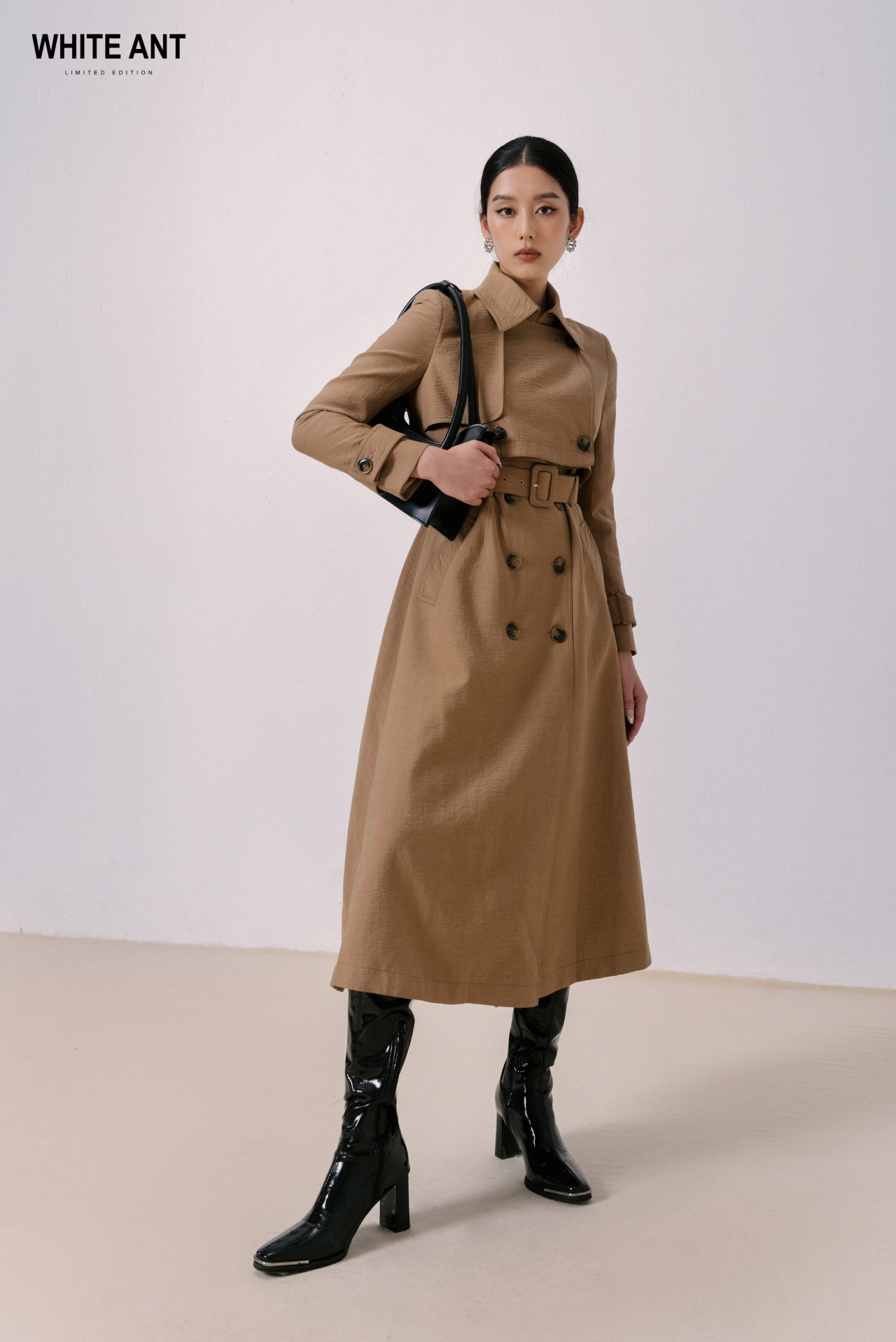 Áo Măng Tô Tay Dài Cá Tính Nữ White Ant, Hàng Thiết Kế Cao Cấp SERENA A-LINE COATS 150700045