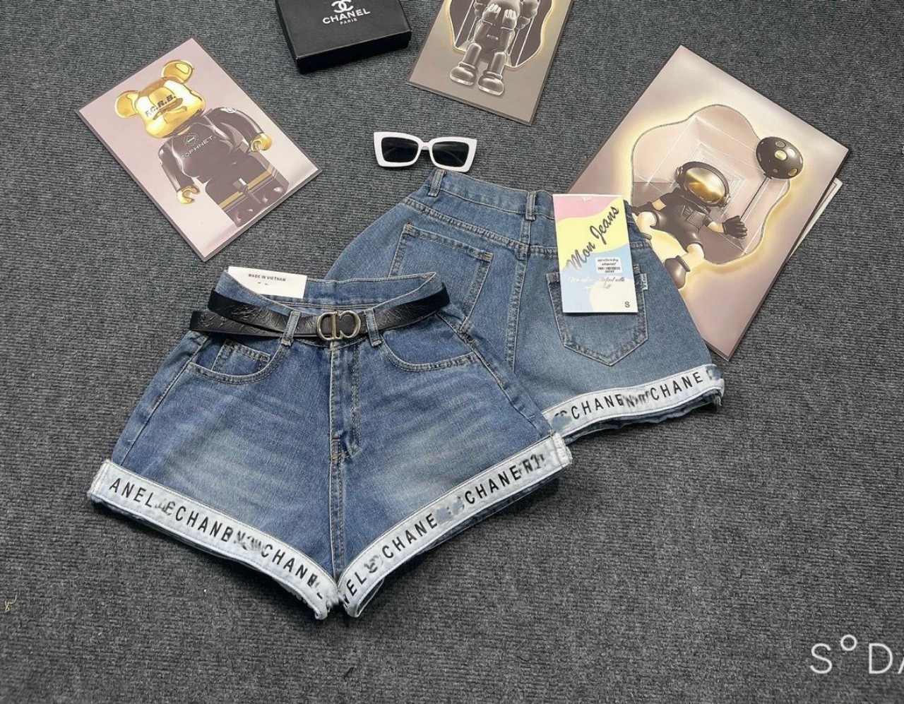 Quần Sọt Jean Nữ Mẫu Trơn Lai Lật In Chữ Hàng Hot