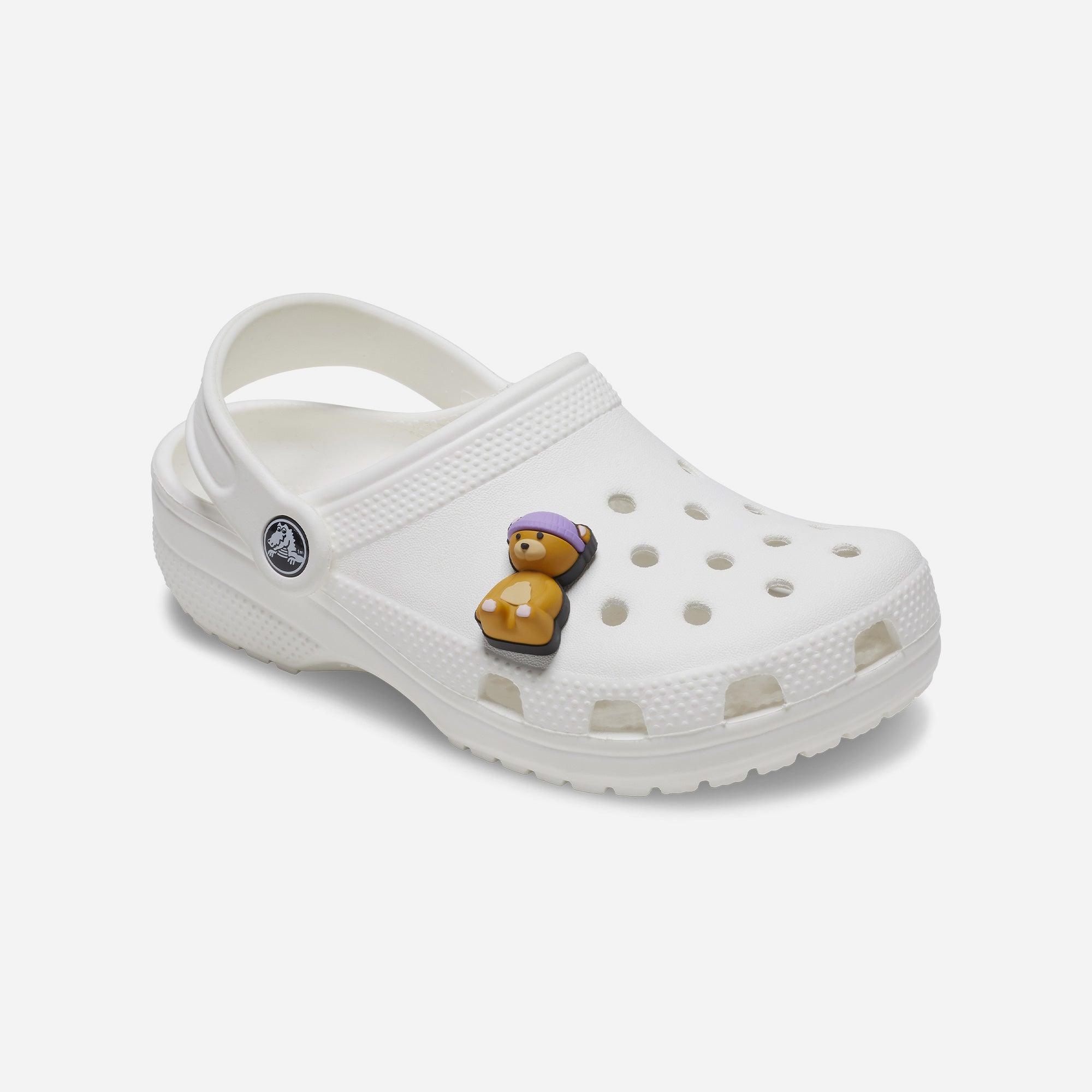 Huy hiệu jibbitz Crocs Teddy Bear With Beanie - 10011684