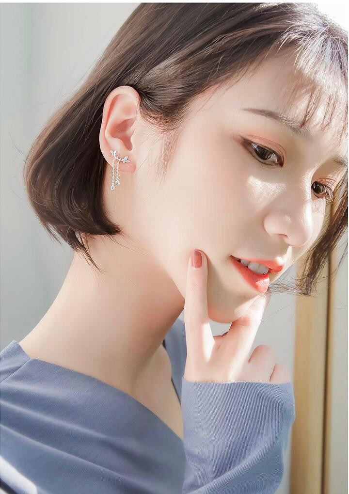 Bông tai bướm xinh - vành tai tone trắng.
